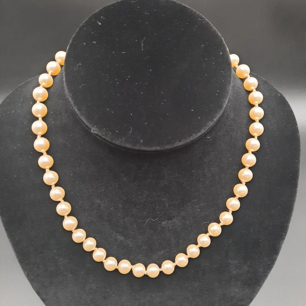 Vintage Faux Pearl Necklace with Goldtone Flower Clasp and Pink‎ Rhinestone